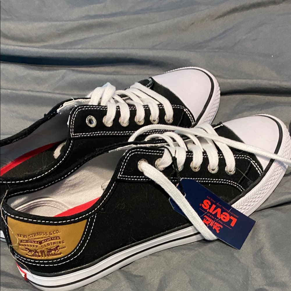 Levi converse